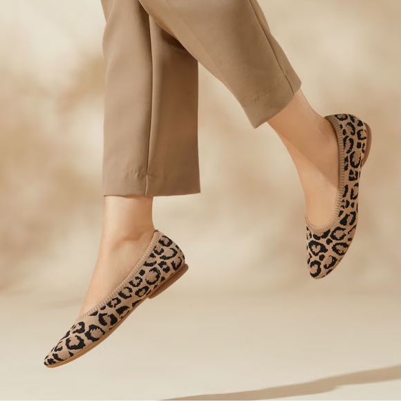 Vivaia Shoes - Vivaia • Leopard Print Flats • 7